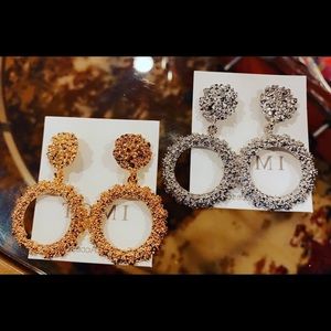 Gold or silver earrings